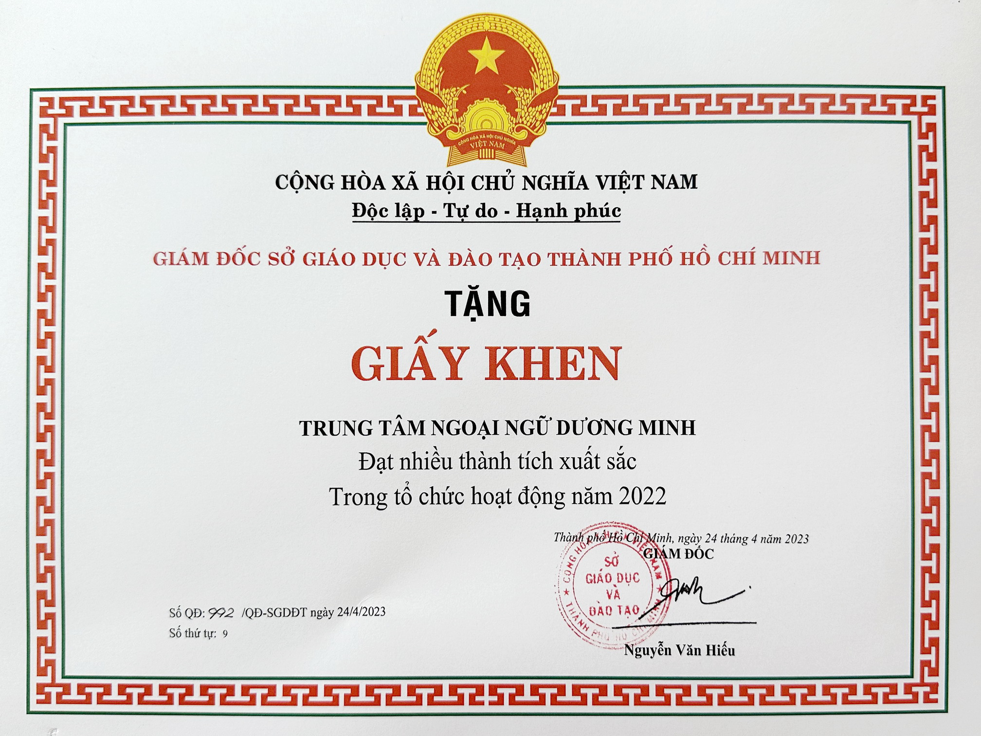 Ngoại Ngữ Dương Minh Đón Nhận Bằng Khen Từ Sở GD&ĐT TP.HCM