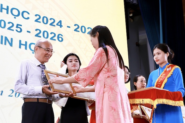 Ngoại Ngữ Dương Minh - Tiếp Tục Khẳng Định Vị Thế Với Giấy Khen Từ Sở Giáo Dục Và Đào Tạo TP.HCM